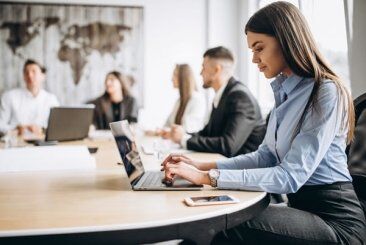 Título da notícia em 2 linhas com bastante texto Título da notícia em 2 linhas com bastante texto